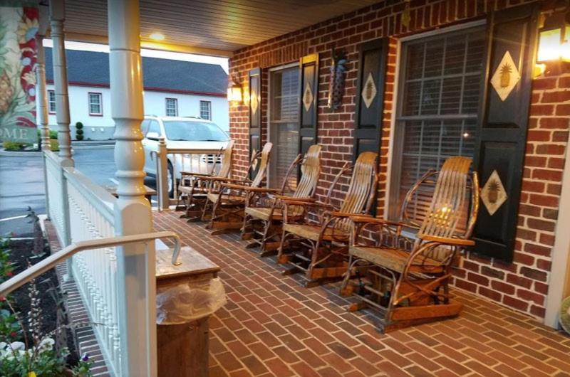 Country Living Inn Smoketown  Exterior foto